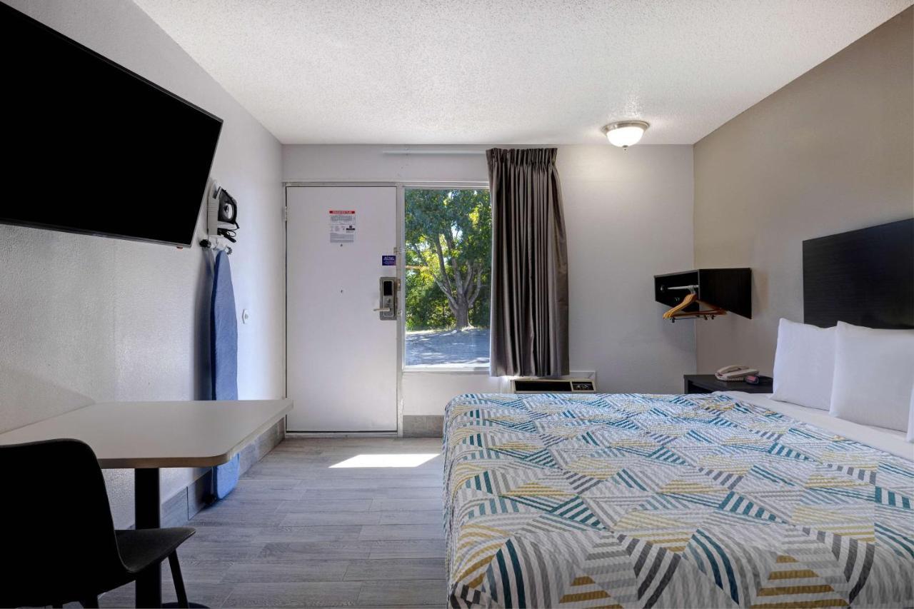 Crestview Inn แบรนสันเวสต์ ภายนอก รูปภาพ